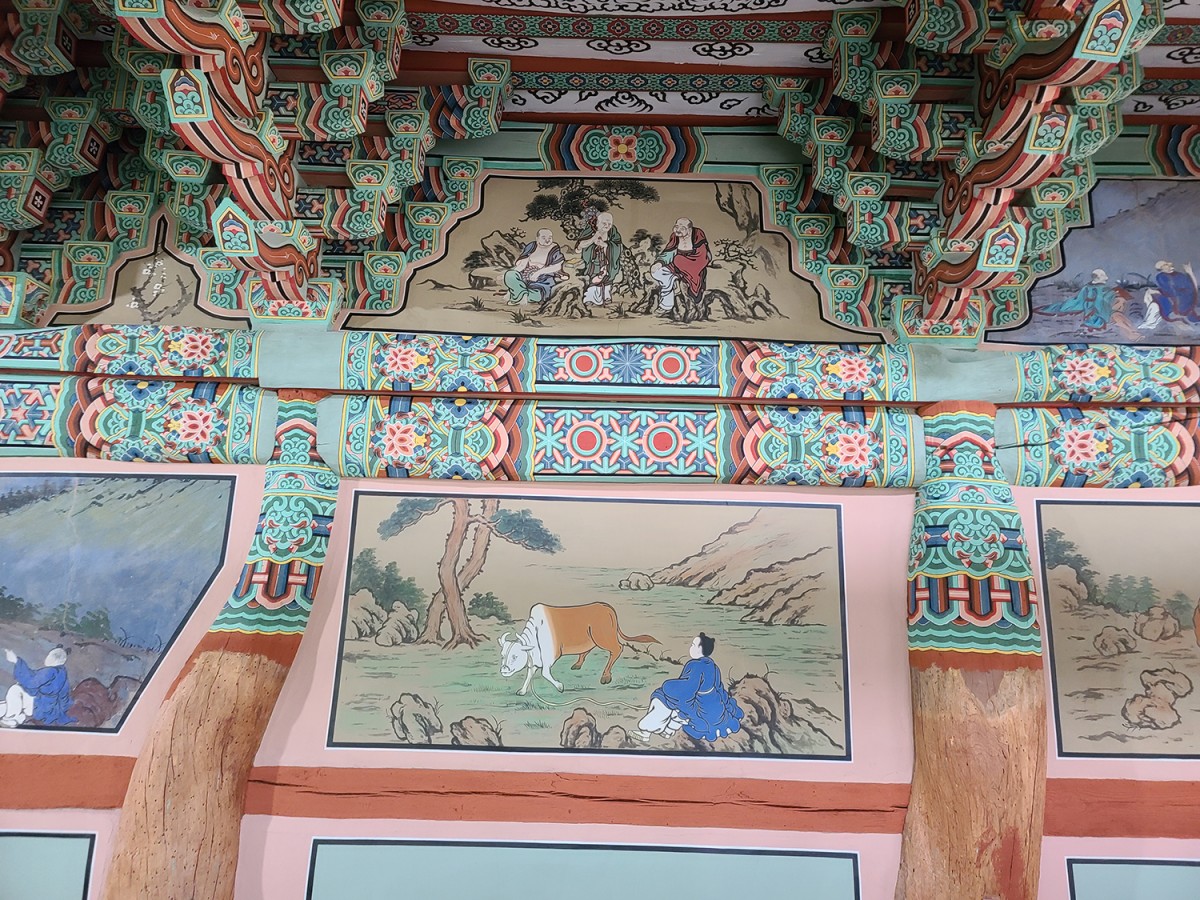 청룡사 단청중